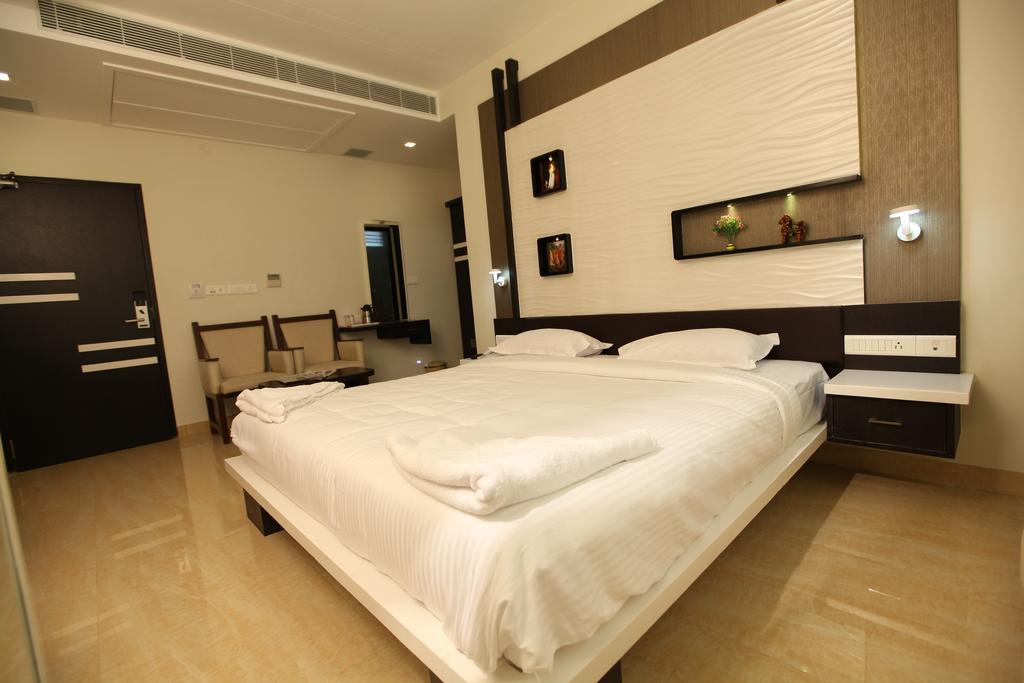 Mmr Gardens Hotel Maduráj Kültér fotó